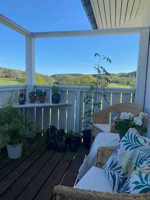 Apartment Right Next To The Golf Course And With The Ocean Just Around The Corner Ljungskile Bagian luar foto